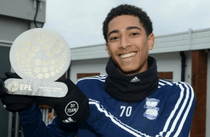 经友好协商，深圳新鹏城足球俱乐部今日宣布任命陈涛...