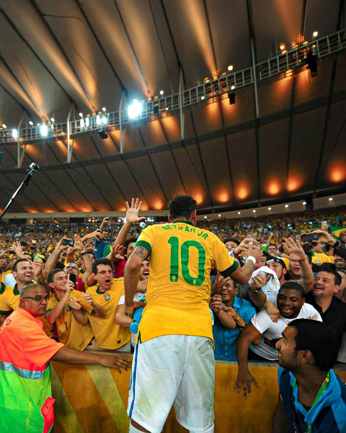 巴萨的丢球方式总是千篇一律…前锋速度也不用特别快，克纳夫这次只有32km／h