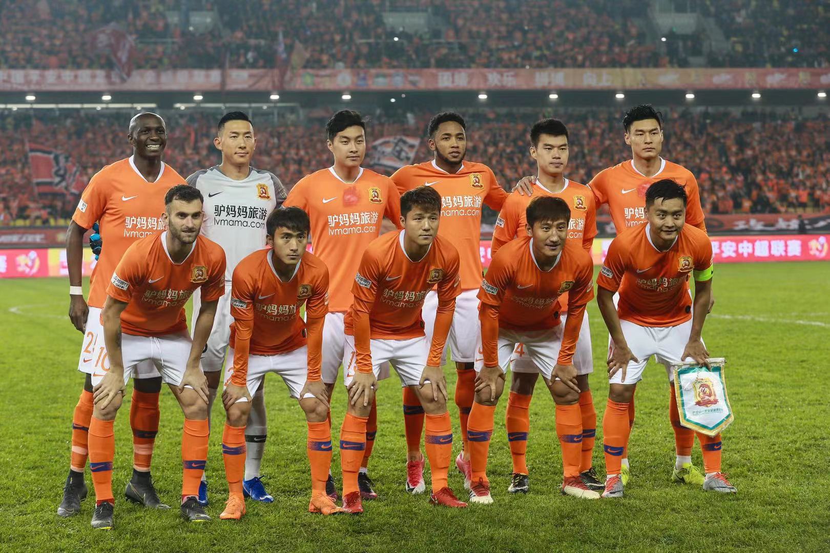 凯恩闪电帽子戏法，拜仁5-0横扫斯图加特，重回巅峰！