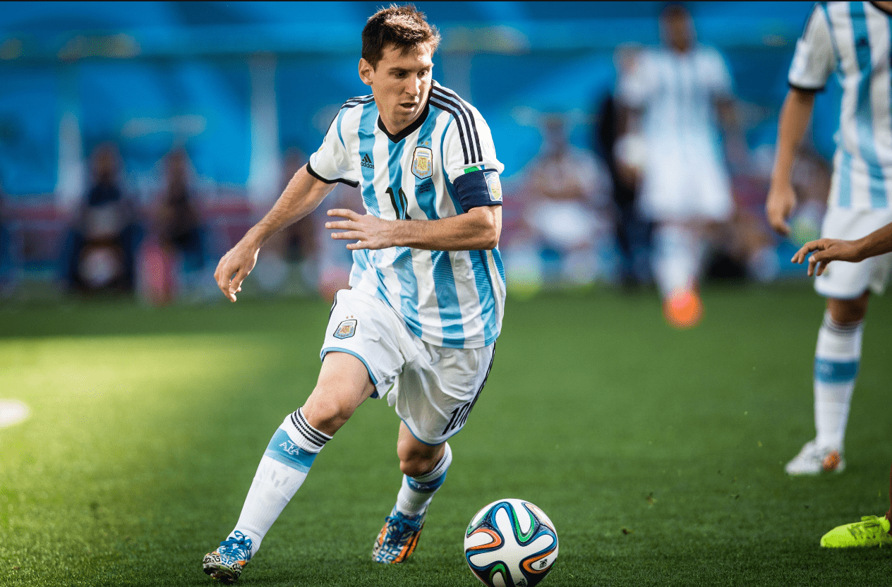 篮球湖人锁定比赛胜局，球迷狂喜