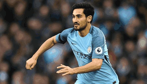 DO：斯图加特与阿森纳就签下法比奥-维埃拉展开接触