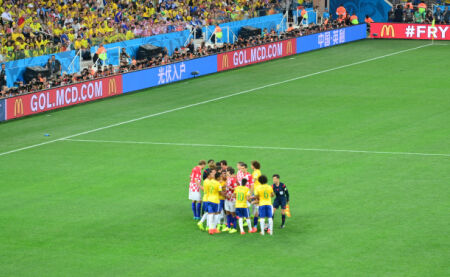 名记曝利物浦力挺斯洛特，将重罚萨拉赫：欧冠内部禁赛+冬窗出售