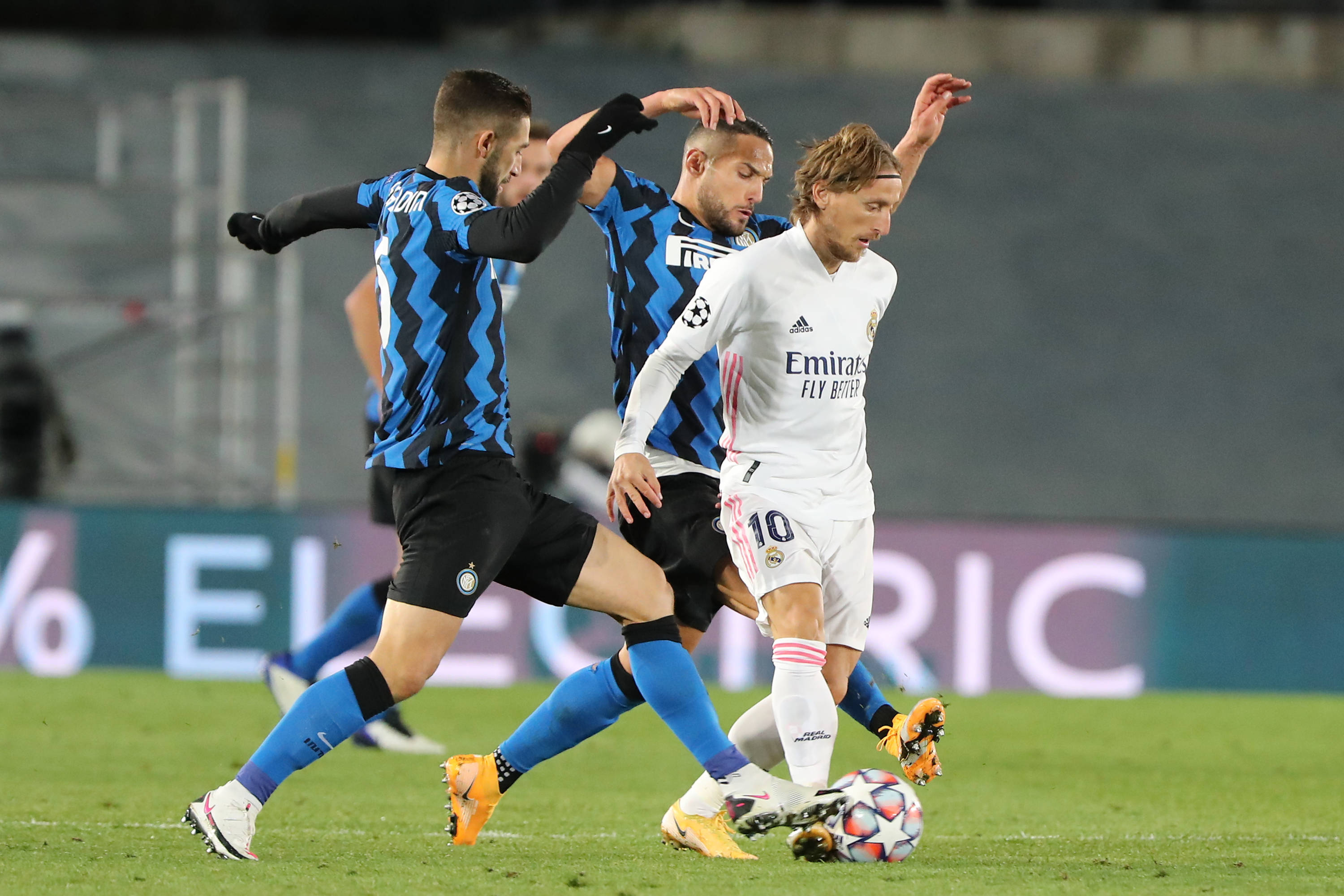 卡洛斯：C罗是所有球员的榜样；相比小罗我更爱去大罗的派对