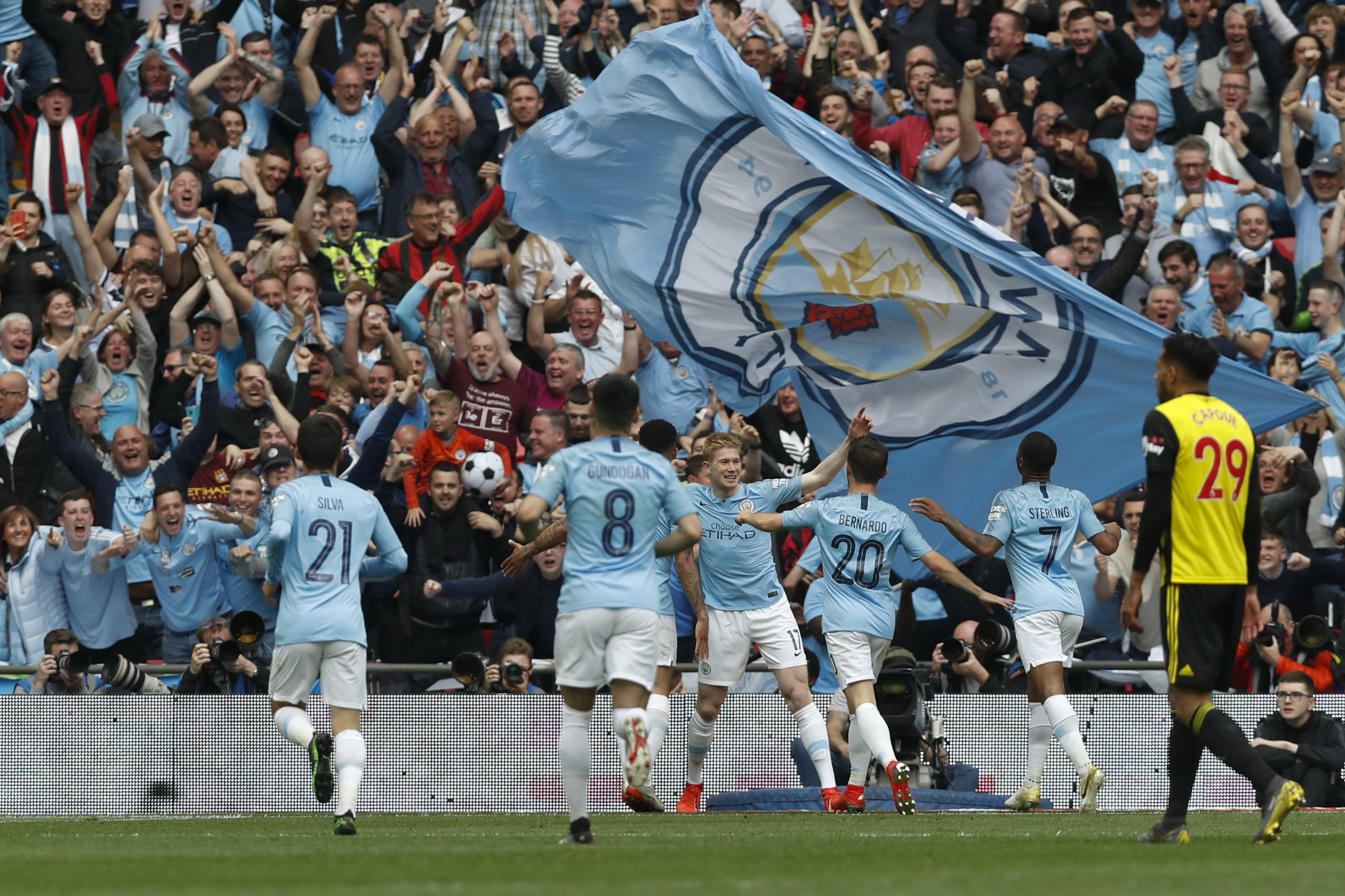 罗马2分优势领跑意甲，迪卡尼奥：真正的考验是强强对话