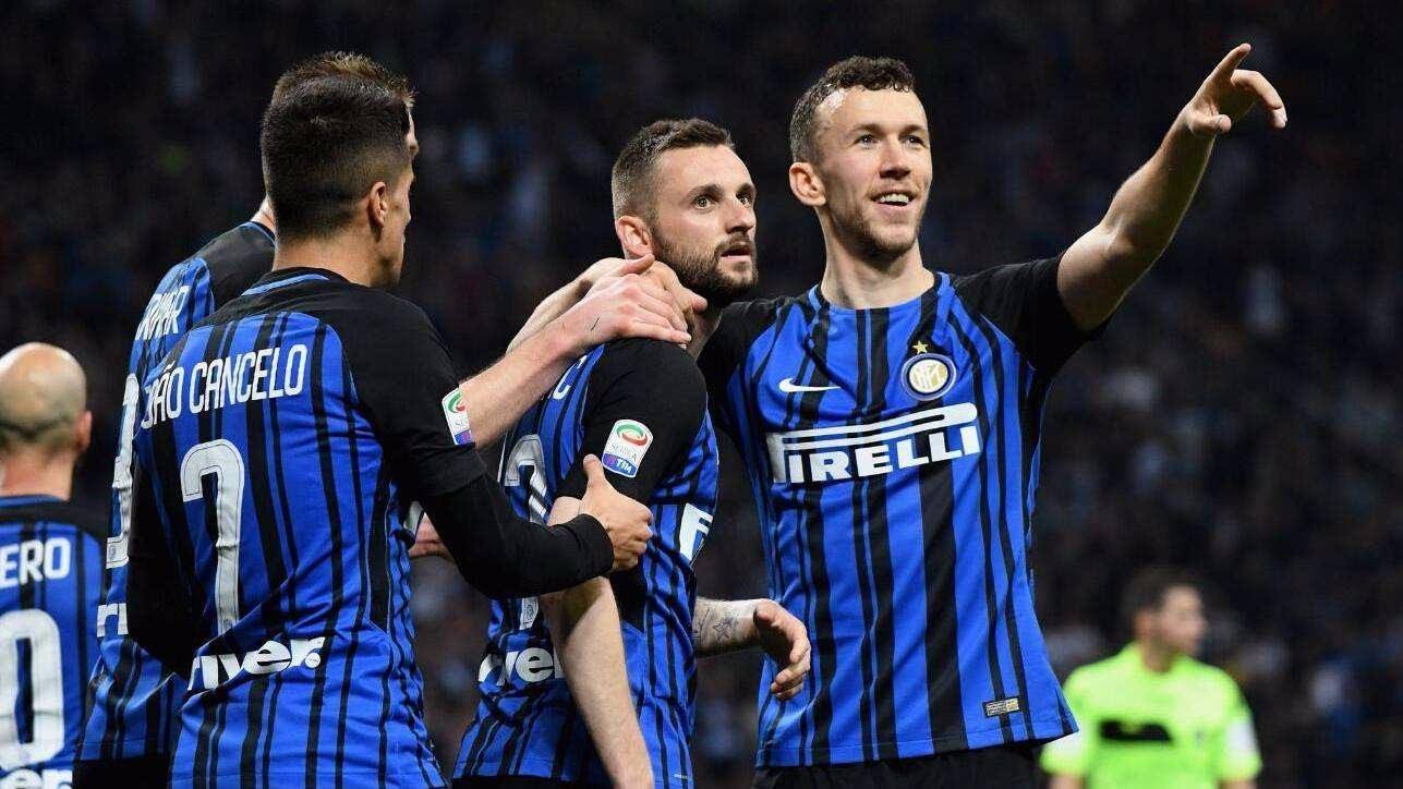 足球世界杯倒计时100天，全球球迷热情高涨